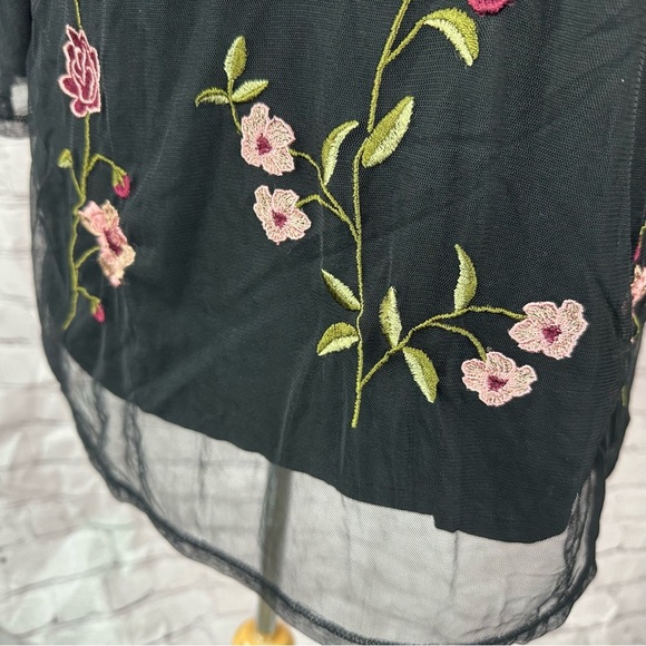 Chico's Black Blouse sheer layer Floral Embroidery tunic sz 1 (M 8) boho - Picture 12 of 12